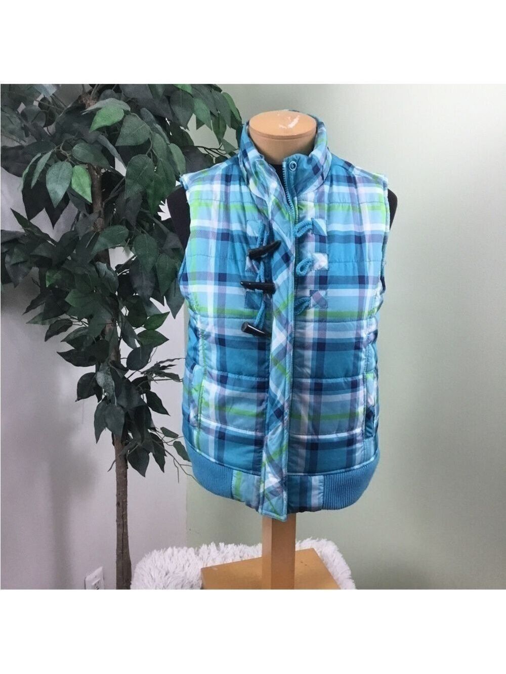 Justice Teen Size 18 Blues White Green Vest